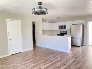 Photo #2: 6426131 Listing