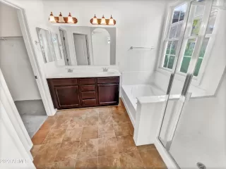 Photo #4: 6426574 Listing