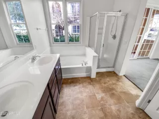 Photo #5: 6426574 Listing