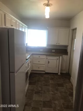 Photo #4: 6426704 Listing