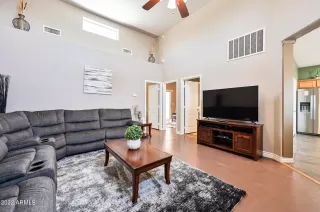 Photo #5: 6427005 Listing 