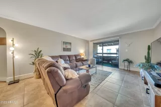 Photo #6: 6427106 Listing 