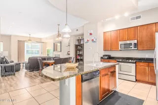 Photo #6: 6427550 Listing