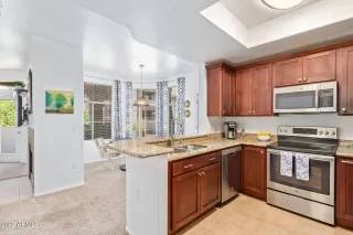 Photo #5: 6427647 Listing