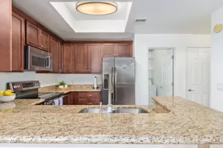 Photo #6: 6427647 Listing