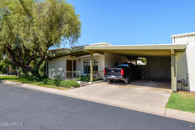 MLS: 6427844 Condo For Sale