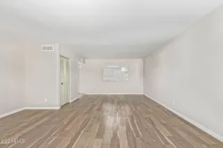 Photo #3: 6427931 Listing