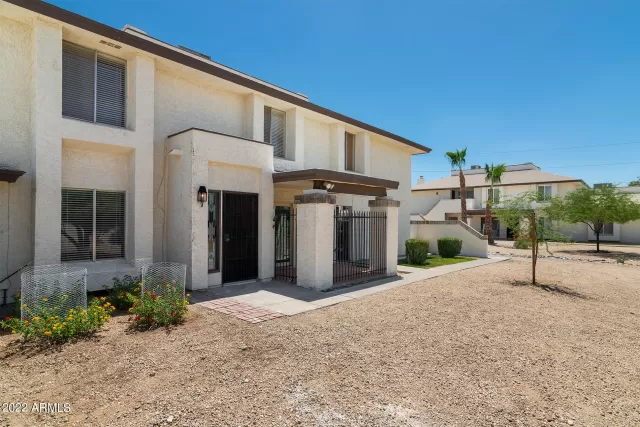 MLS: 6428056 Condo For Sale