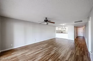 Photo #5: 6428275 Listing