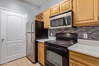 Photo #6: 6428342 Listing