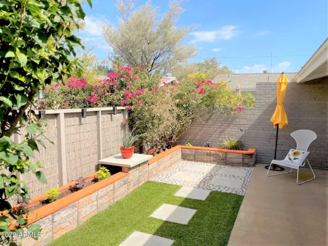 MLS: 6428512 Condo For Sale