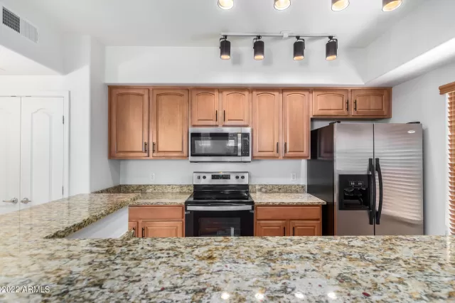 MLS: 6428558 Condo For Sale