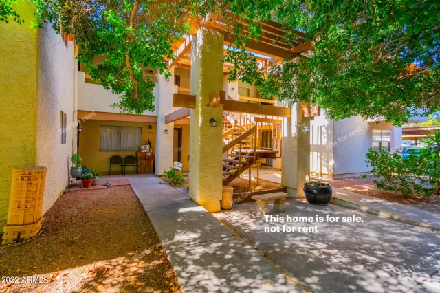 MLS: 6428661 Condo For Sale