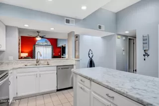 Photo #5: 6428809 Listing