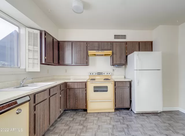 MLS: 6428897 Condo For Sale