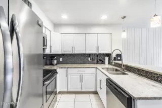 Photo #6: 6428924 Listing 