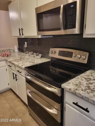 Photo #4: 6428994 Listing