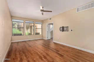 Photo #6: 6429033 Listing