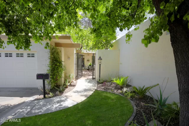 MLS: 6429658 Condo For Sale