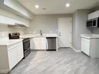 Photo #5: 6429691 Listing