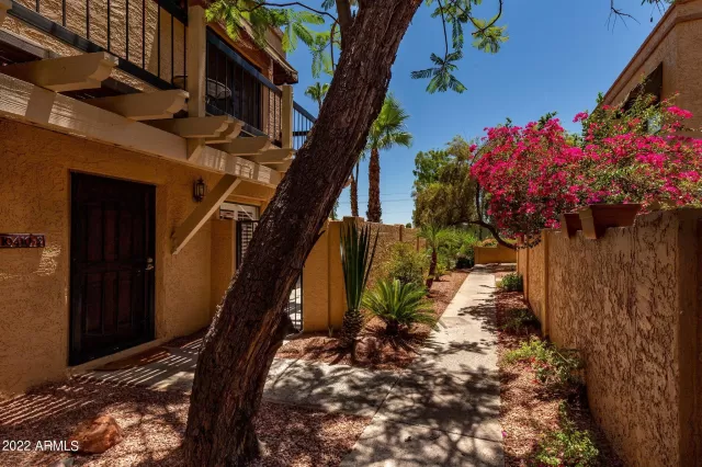 MLS: 6429739 Condo For Sale