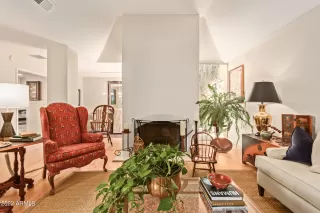 Photo #6: 6429800 Listing