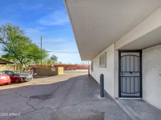 Photo #4: 6430004 Listing