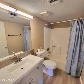 Photo #6: 6430019 Listing