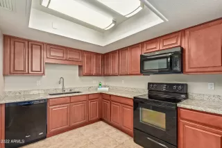 Photo #6: 6430039 Listing 