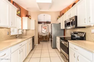 Photo #6: 6430118 Listing 