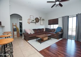 Photo #6: 6430176 Listing