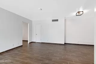 Photo #6: 6430299 Listing