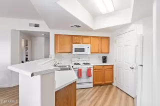 Photo #4: 6430674 Listing