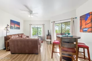 Photo #5: 6430674 Listing