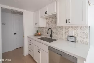 Photo #1: 6431322 Listing 