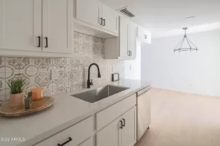 Photo #2: 6431322 Listing 