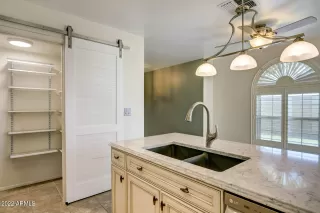 Photo #6: 6431584 Listing 