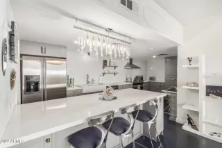 Photo #2: 6431728 Listing