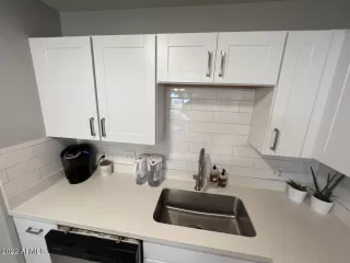 Photo #5: 6431951 Listing