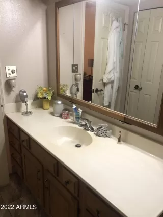 Photo #5: 6432079 Listing