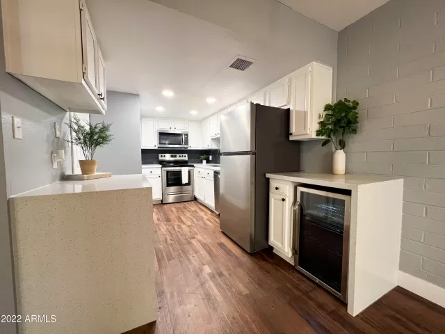 MLS: 6433108 Condo For Sale