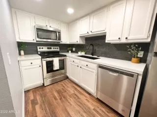 Photo #1: 6433108 Listing