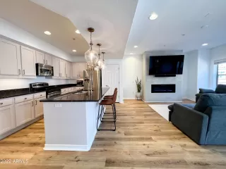 Photo #2: 6433685 Listing