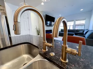 Photo #5: 6433685 Listing