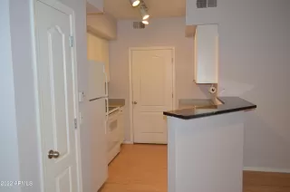 Photo #6: 6433747 Listing 