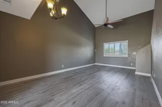 Photo #4: 6433749 Listing