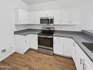 Photo #5: 6433752 Listing 