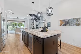 Photo #4: 6434119 Listing