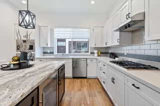 Photo #5: 6434119 Listing