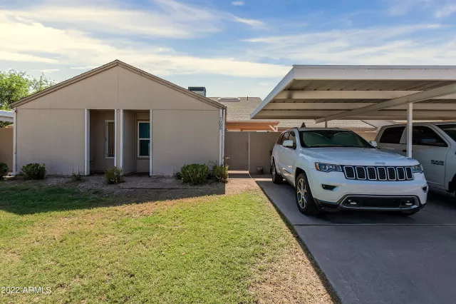 MLS: 6434944 Condo For Sale